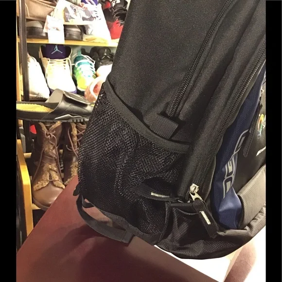 OGIO Backpack like New - Picture 3 of 15